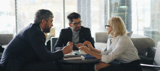 sponsor lisansi _ vitaly-gariev-omGSZqBXkqY-unsplash sponsor lisansi